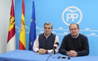 Ramón Rodríguez y el alcalde Javier Sánchez Roselló.