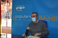 Vicente Aroca, en la sede del PP de Villarrobledo.