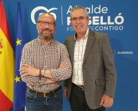 Frnacisco López y Vicente Aroca, en la sede del PP de Almansa.