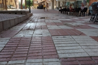 Estado del acerado y pavimento de la Plaza de San Felipe Neni