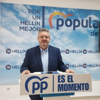 Juan Antonio Moreno, en la sede del PP de Hellín.