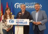 Tania Andicoberry, Ramón Rodríguez y Juan Antonio Moreno, en la sede del PP de Almansa.